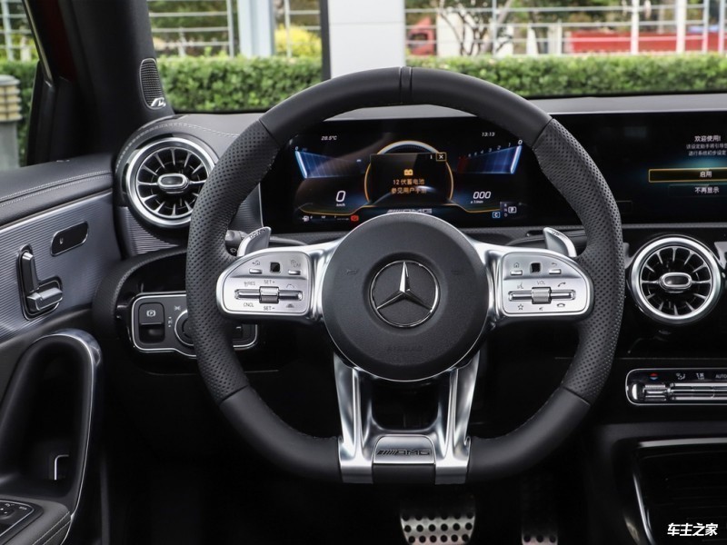  奔驰A级AMG