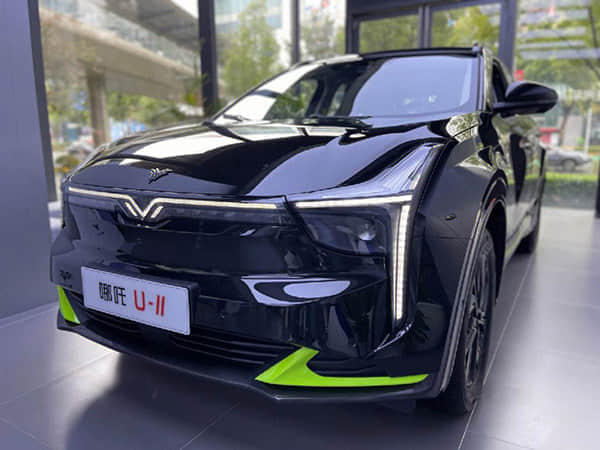 中大型电车卷王？ 阿维塔12对比极氪001